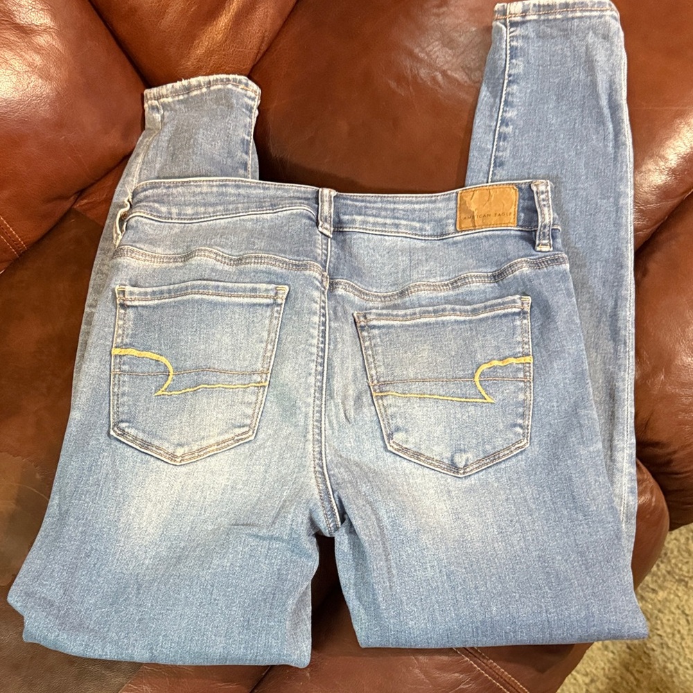 American Eagle Outfitters Light Blue high rise jeggings 6 short